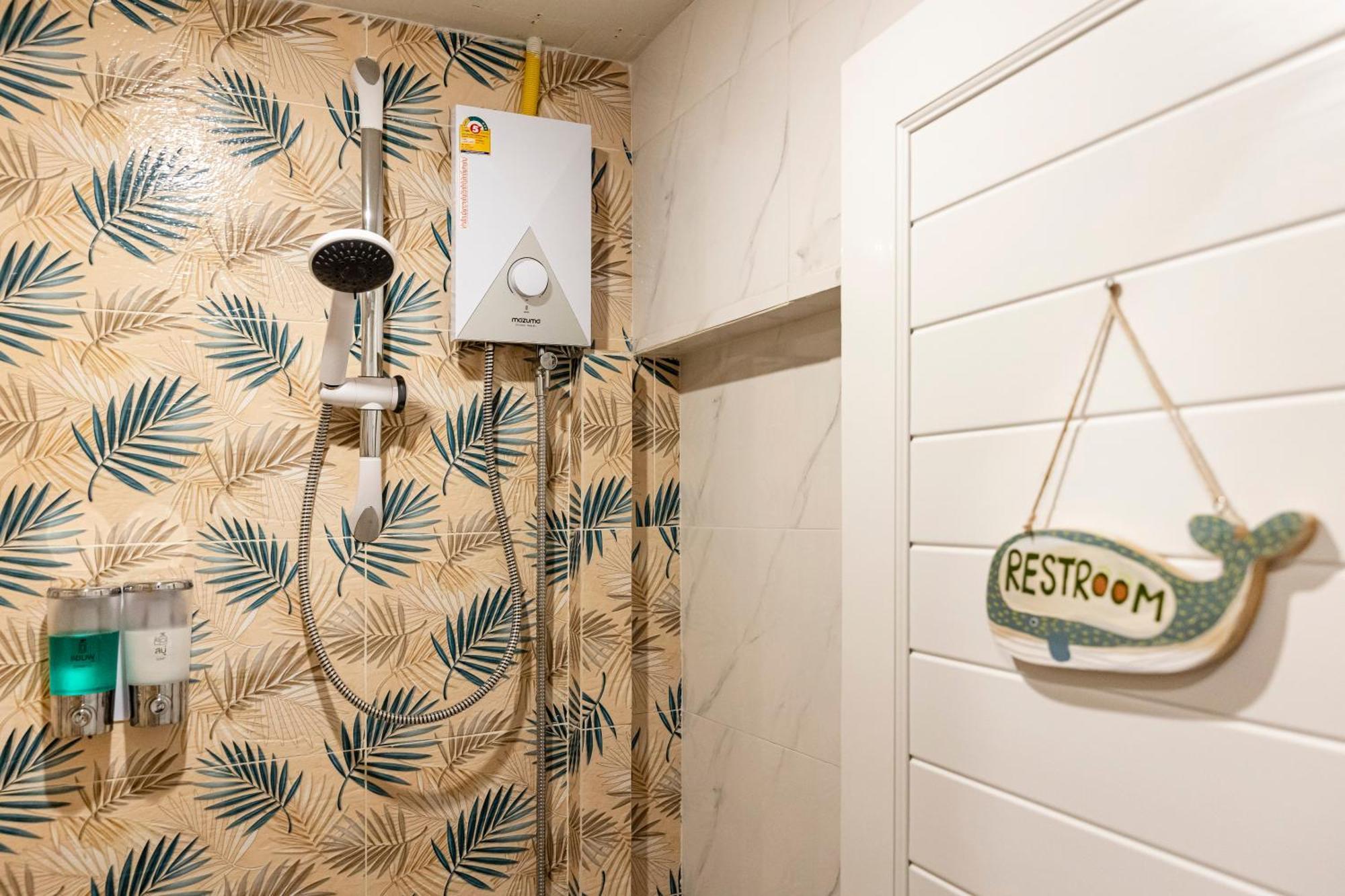 Sweett Lemon Hostel Patong Екстер'єр фото